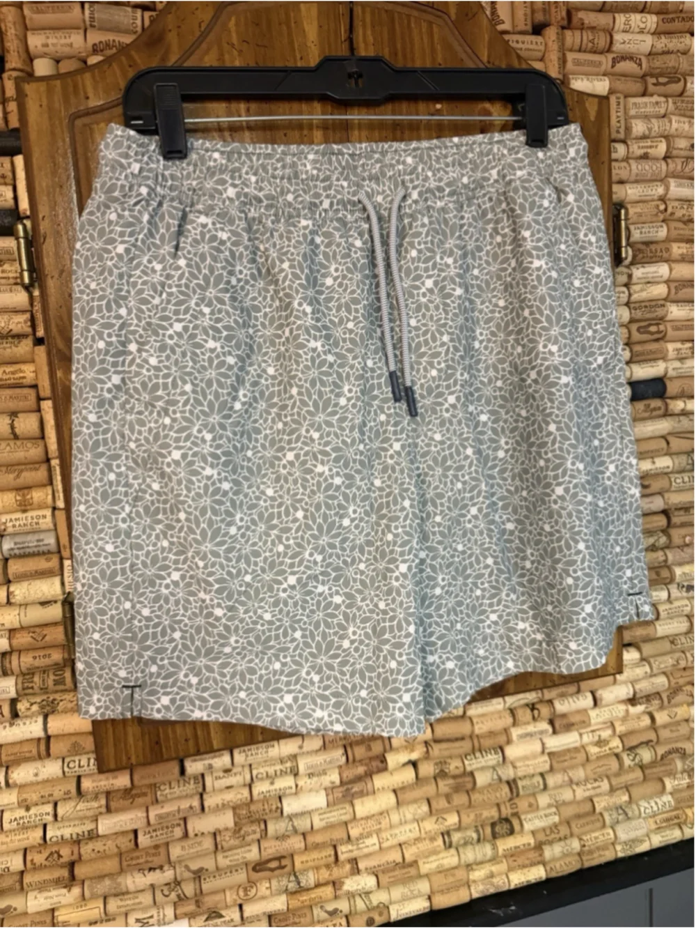 UNTUCKit Beyond Short Green Floral Swim Short Size Medium Summer Vacation